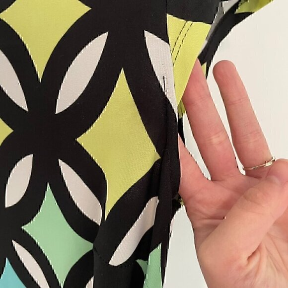 MADISON LEIGH Black White Green Geometric Print Short Cap Sleeve Sheath Dress 12 - Picture 12 of 14